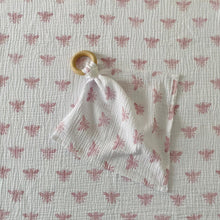 Load image into Gallery viewer, Newborn muslin gift set - honey bee