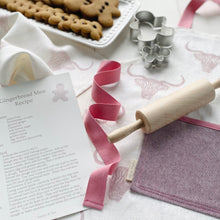 Load image into Gallery viewer, Children&#39;s recycled linen baking set - highland cow design
